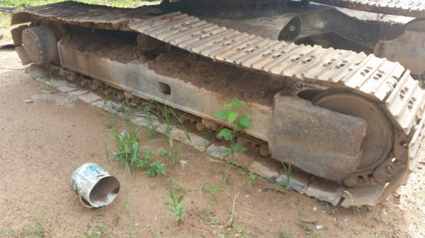 CAT E120B สภาพดีใช้ได้ แผ่นมีหัก2แผ่น บอดี้ยังสวยดี รถพร้อมใช้ เอวแน่น ปั้มดี เครื่องดี เดิมๆ CAT E120B สภาพดีใช้ได้ แผ่นมีหัก2แผ่น บอดี้ยังสวยดี รถพร้อมใช้ เอวแน่น ปั้มดี เครื่องดี เดิมๆ