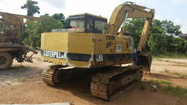 CAT E120B สภาพดีใช้ได้ แผ่นมีหัก2แผ่น บอดี้ยังสวยดี รถพร้อมใช้ เอวแน่น ปั้มดี เครื่องดี เดิมๆ