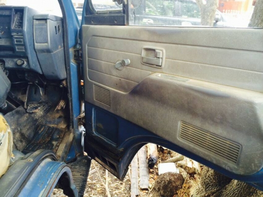 6ล้อกระบะรั้วNPR115แรง รถห้างแท้ สีเดิม เครื่องเดิม เล่มติดมือ 6ล้อกระบะรั้วNPR115แรง รถห้างแท้ สีเดิม เครื่องเดิม เล่มติดมือ