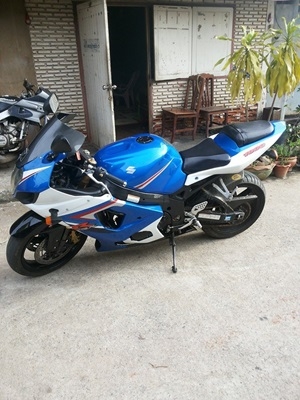 ขายด่วนต้องการเงิน gsx1000r k3 อินวอย สภาพหล่อเทพ เครื่อง ok เลย ขอขาย100000ถ้วน