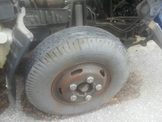 รถอีซูซุ 6 ล้อ ตู้แห้ง NKR 130 แรงม้า. ปี 44 สนใจติดต่อ 081 - 6079515 รถอีซูซุ 6 ล้อ ตู้แห้ง NKR 130 แรงม้า. ปี 44 สนใจติดต่อ 081 - 6079515