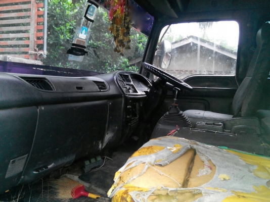 รถอีซูซุ 10 ล้อ รั้ว ( ไม่ดั้ม )  FVM  195 แรงม้า. ปี 39  สนใจติดต่อ  081 - 6079515