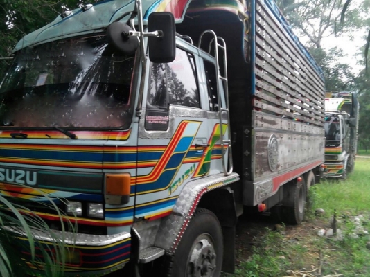 รถอีซูซุ 10 ล้อ รั้ว ( ไม่ดั้ม ) FVM 195 แรงม้า. ปี 39 สนใจติดต่อ 081 - 6079515 รถอีซูซุ 10 ล้อ รั้ว ( ไม่ดั้ม ) FVM 195 แรงม้า. ปี 39 สนใจติดต่อ 081 - 6079515