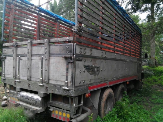 รถอีซูซุ 10 ล้อ รั้ว ( ไม่ดั้ม ) FVM 195 แรงม้า. ปี 39 สนใจติดต่อ 081 - 6079515 รถอีซูซุ 10 ล้อ รั้ว ( ไม่ดั้ม ) FVM 195 แรงม้า. ปี 39 สนใจติดต่อ 081 - 6079515