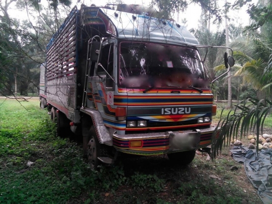 รถอีซูซุ 10 ล้อ รั้ว ( ไม่ดั้ม )  FVM  195 แรงม้า. ปี 39   สนใจติดต่อ 081 - 6079515