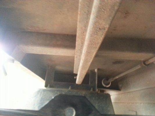 รถฮีโน่ 6 ล้อดั้ม 175 แรงม้า. ปี 55  ( รถวิ่ง 5x,xxx กม. )  สนใจติดต่อ  081 - 6079515