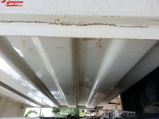 รถฮีโน่ 6 ล้อดั้ม 175 แรงม้า. ปี 55  ( รถวิ่ง 5x,xxx กม. )  สนใจติดต่อ  081 - 6079515