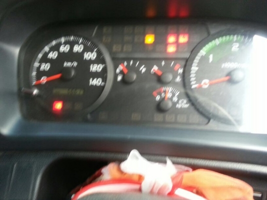 รถฮีโน่ 6 ล้อดั้ม 175 แรงม้า. ปี 55  ( รถวิ่ง 5x,xxx กม. )  สนใจติดต่อ  081 - 6079515