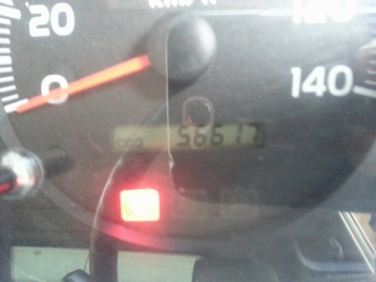 รถฮีโน่ 6 ล้อดั้ม 175 แรงม้า. ปี 55  ( รถวิ่ง 5x,xxx กม. )  สนใจติดต่อ  081 - 6079515