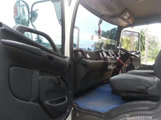 รถฮีโน่ 6 ล้อดั้ม 175 แรงม้า. ปี 55  ( รถวิ่ง 5x,xxx กม. )  สนใจติดต่อ  081 - 6079515