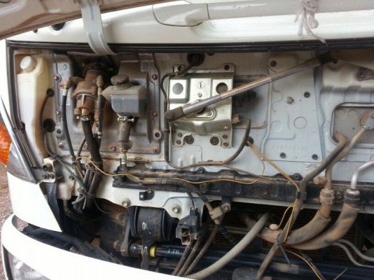 รถฮีโน่ 6 ล้อดั้ม 175 แรงม้า. ปี 55  ( รถวิ่ง 5x,xxx กม. )  สนใจติดต่อ  081 - 6079515