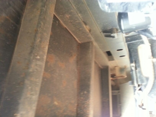 รถฮีโน่ 6 ล้อดั้ม 175 แรงม้า. ปี 55  ( รถวิ่ง 5x,xxx กม. )  สนใจติดต่อ  081 - 6079515