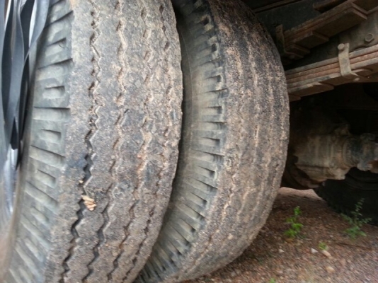 รถฮีโน่ 6 ล้อดั้ม 175 แรงม้า. ปี 55  ( รถวิ่ง 5x,xxx กม. )  สนใจติดต่อ  081 - 6079515