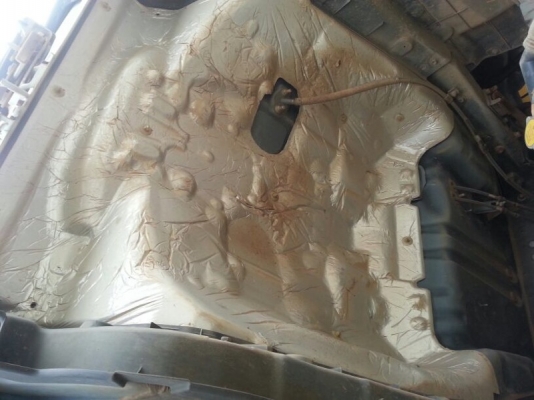 รถฮีโน่ 6 ล้อดั้ม 175 แรงม้า. ปี 55  ( รถวิ่ง 5x,xxx กม. )  สนใจติดต่อ  081 - 6079515