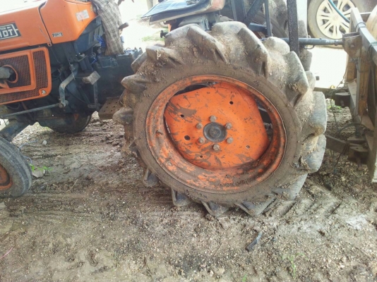 คูโบต้ารุ่นL2201สวยๆครับเดิมทุกอย่าง