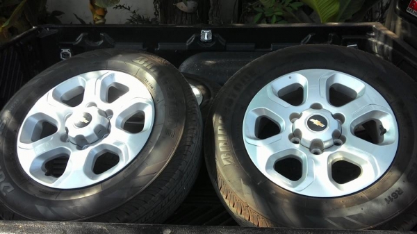 ขายแม็กพร้อมยางป้ายแดง