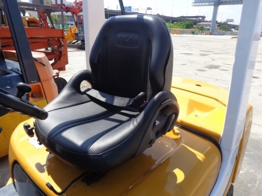 FOLK LIFT TCM FD25-C6 เครื่อง ISUZU C240 ยางตัน FOLK LIFT TCM FD25-C6 เครื่อง ISUZU C240 ยางตัน