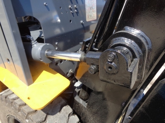 FOLK LIFT TCM FD25-C6 เครื่อง ISUZU C240 ยางตัน FOLK LIFT TCM FD25-C6 เครื่อง ISUZU C240 ยางตัน