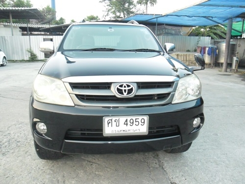 ขาย FORTUNER 2.7 vvti 4WD ไมล์ 68,000 โลแท้ ปี 05