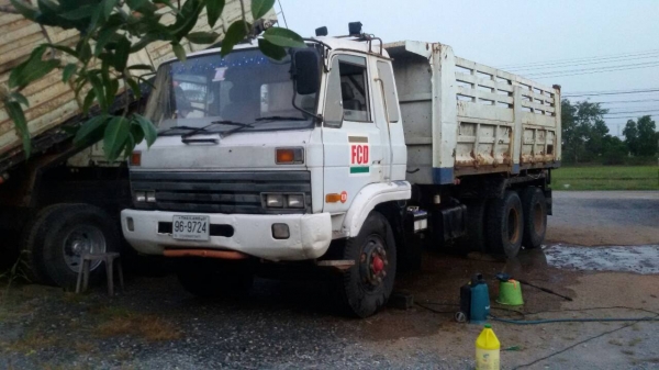 -Kปุ้ย.ชัยภูมิมัดจำแล้วครับ-นิสสัน10ล้อดั้ม2เพลาเครื่องNE6ครัชซีสวยมากๆเครื่องแน่นยางหน้าใหม่ราคา570.000บ