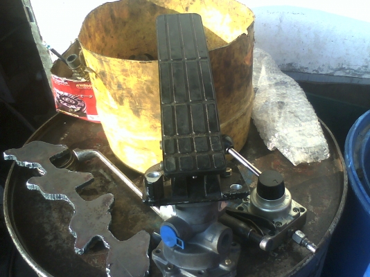 แป้นเบรคลม 20 ตัว ลดกระหน่ำ ใกล้หมดแล้ว ตัวละ 500