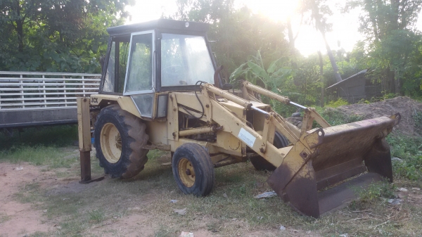 ขาย(245.000) หน้าตักหลังขุด JCB-3cx สภาพดีพร้อมใช้งาน