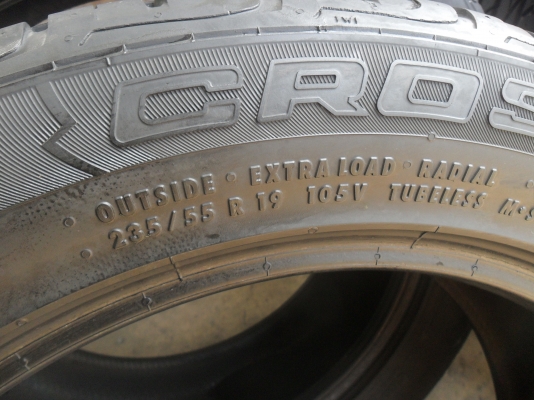 ยาง Continental 235/55R19ปี11 สวยๆ 4 เส้น ราคา 4500 บาท