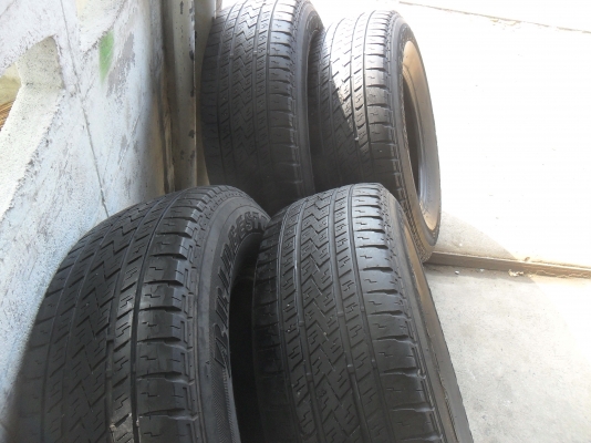 ยาง BRIDGESTONE 265/70R16ปี11 สวยๆ 4 เส้น ราคา 3000 บาท