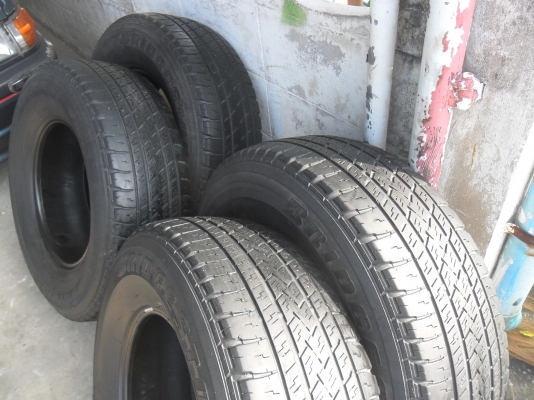 ยาง BRIDGESTONE 265/70R16ปี11 สวยๆ 4 เส้น ราคา 3000 บาท