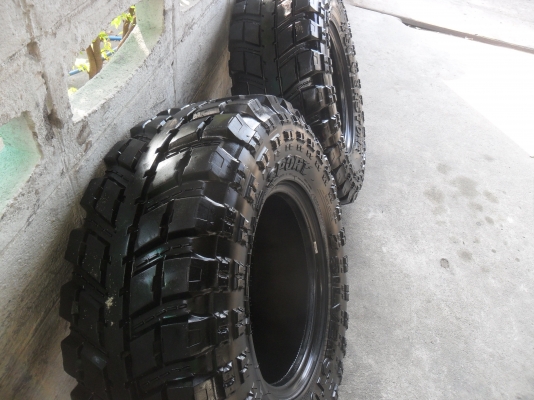 ยาง SILVERSTONE 285/75R16ปี09 สวยๆ 1 คู่ ราคา 3900 บาท