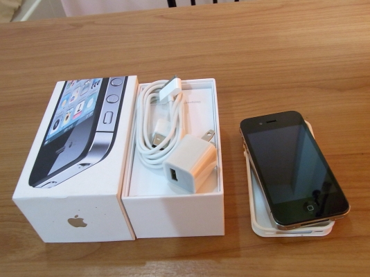 ไอโฟน 4S สีดำ16GB พร้อมกล่อง สภาพสวย