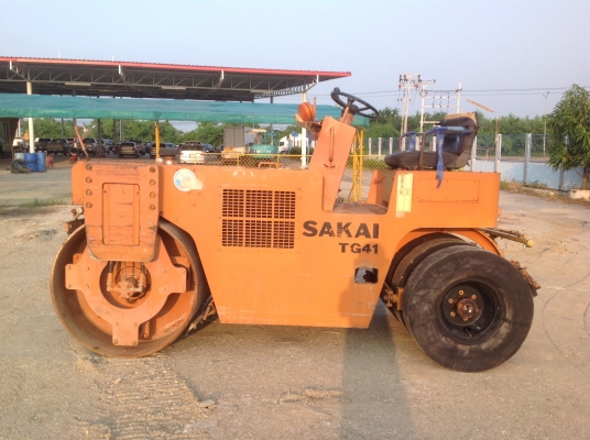 ขายรถบด4ตันSAKAIรุ่นTg41มือสองญี่ปุ่นสภาพดีมากๆสีเดิมยังไม่เคยทำสี