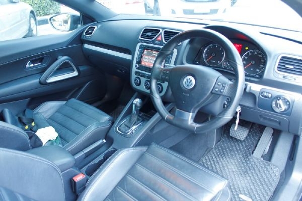 VW Scirocco 2.0 Turbo สีดำ ปี 2009 31,xxx km. full options.