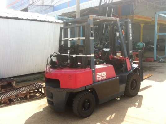 ขายฟอร์คลิฟต์ NISSAN  2.5 TON ( SPECS JAPAN ) เกียร์ AT  เสายกสูง 3 เมตร ใช้งานประหยัด 2 ระบบ , สภาพเดิมแท้จากญี่ปุ่น