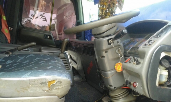 รถฮีโน่ 10 ล้อ บรรทุกน้ำยาง FL1J 210 แรงม้า. ปี 40 สนใจติดต่อ 081 - 6079515 รถฮีโน่ 10 ล้อ บรรทุกน้ำยาง FL1J 210 แรงม้า. ปี 40 สนใจติดต่อ 081 - 6079515