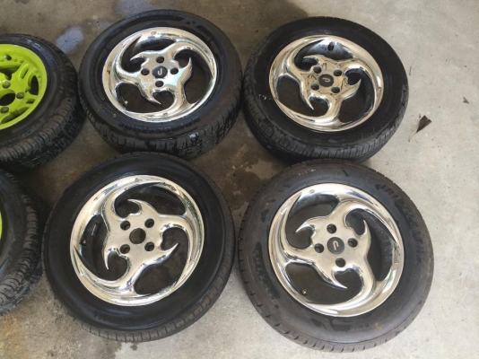 ขายล้อ ขอบ14เก่าญี่ปุ่น พร้อมยางสภาพสวยๆ