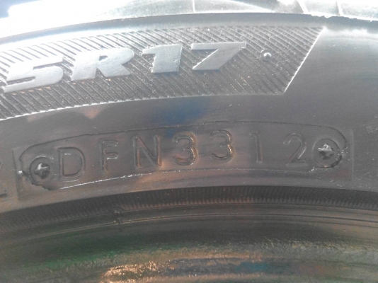 ยาง Bridgestone 215/45/17 ปี12 สภาพสวยๆ ดอกหนาๆ ยาง Bridgestone 215/45/17 ปี12 สภาพสวยๆ ดอกหนาๆ