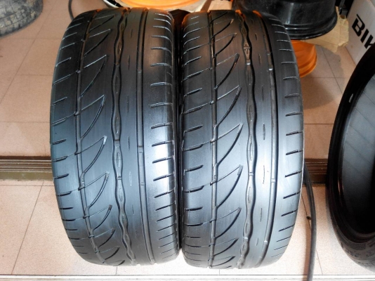 ยาง  Bridgestone 215/45/17 ปี12 สภาพสวยๆ ดอกหนาๆ