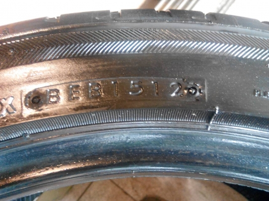 ยาง Bridgestone 245/40/17 ปี12 สภาพสวย