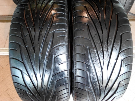 ยาง Maxxis 225/40/18 สภาพสวยๆ ดอกหนาๆ