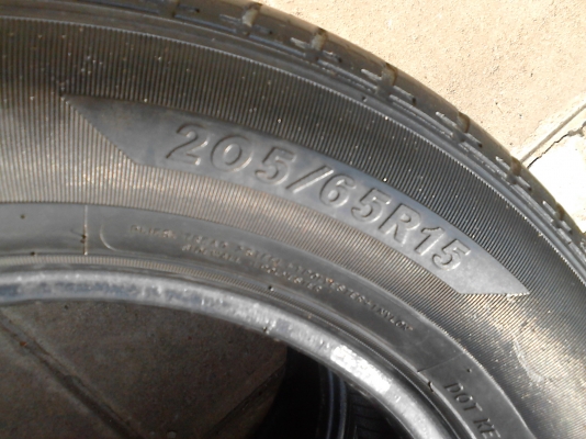 205/65R15  JINYU YH12  มี 2 เส้น  ( ไม่มีปะ ) TEL.081-427-3941