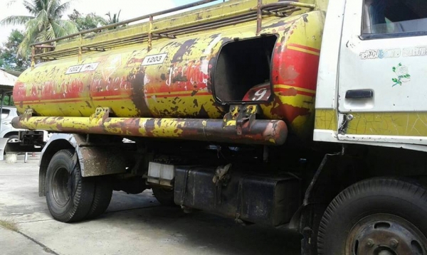 **** ขายรถน้ำมัน 115 แท้ ถังน้ำมัน 2 ช่อง โหลด บน ล่าง มิเตอร์จ่าย 2 หัว ราคาต่อรองได้ครับ***** **** ขายรถน้ำมัน 115 แท้ ถังน้ำมัน 2 ช่อง โหลด บน ล่าง มิเตอร์จ่าย 2 หัว ราคาต่อรองได้ครับ*****