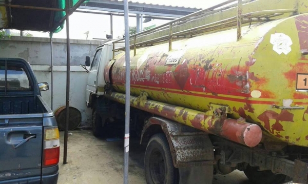 **** ขายรถน้ำมัน 115 แท้ ถังน้ำมัน 2 ช่อง โหลด บน ล่าง มิเตอร์จ่าย 2 หัว ราคาต่อรองได้ครับ*****