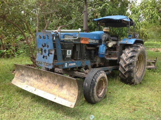 ขายรถไถ Ford 6640 ปั้มกลม รถใช้งานอยู่ มีทะเบียน