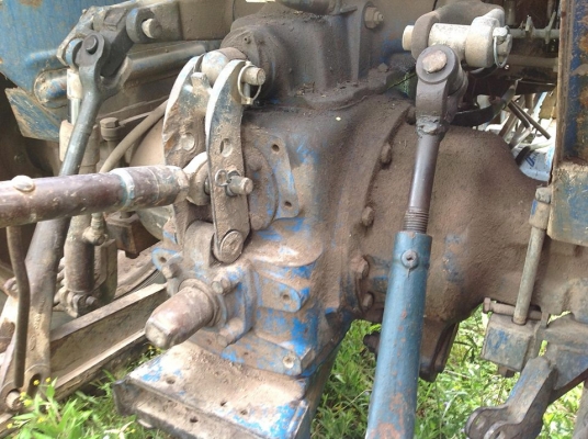 ขายรถไถ Ford 6640 ปั้มกลม รถใช้งานอยู่ มีทะเบียน