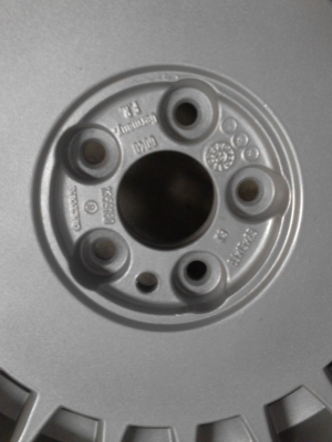 แม๊กเดิม VOLVO ขนาด 5 รู ขอบ 15 ชุด 4 ใบ TEL.081-427-3941 แม๊กเดิม VOLVO ขนาด 5 รู ขอบ 15 ชุด 4 ใบ TEL.081-427-3941