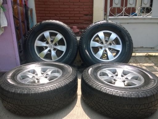 ขายแม็ก Isuzu D-max16 3ชุด V-cross17 Prerunner16 พร้อมยางราคา 7,000-9,500 บ