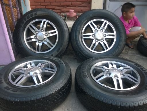 ขายแม็ก Isuzu D-max16 3ชุด V-cross17 Prerunner16 พร้อมยางราคา 7,000-9,500 บ