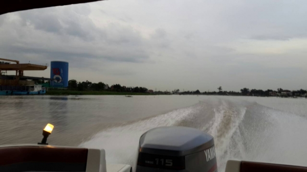 ขายเรือ usa สตารคราฟ 17ฟุต เครื่อง yamaha115hp 2จังหวะ