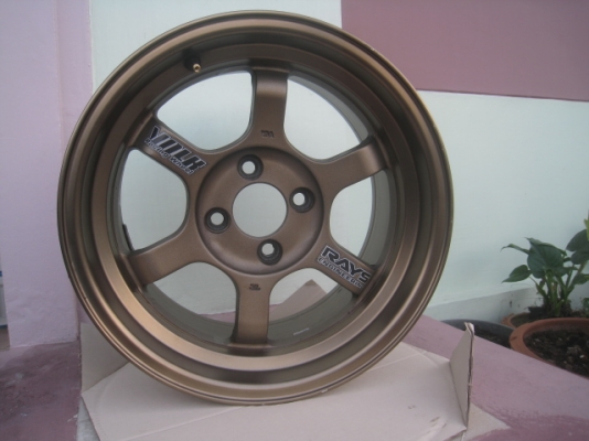 ขายล้อแม็กมือสอง TE37 v 15"x8"  สีน้ำตาลไหม้ ก้านยิงทรายขอบชาสนใจติดต่อเล็กคลองสามครับ 081-3747940